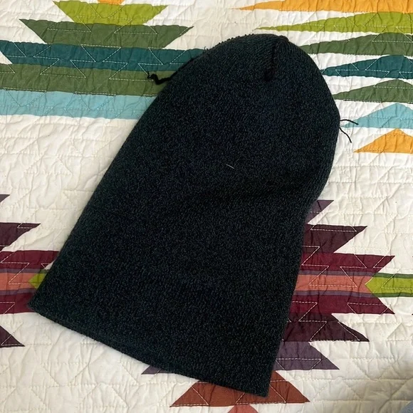 Green knit cuffed Carhartt Beanie. O/S - Picture 4 of 8